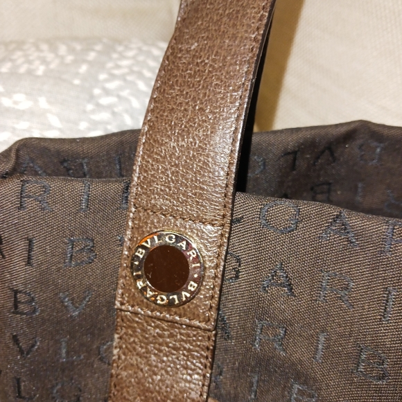 Bvlgari ....Genuine  Handbag. - Picture 6 of 10